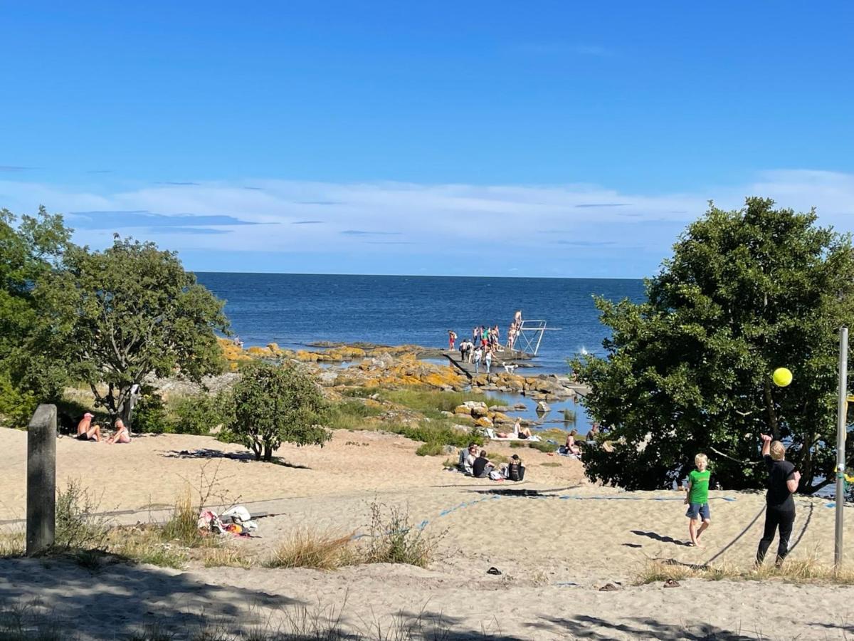 Nybygget Hus I Svaneke Taet Pa Klipper, Skov Og Hav المظهر الخارجي الصورة