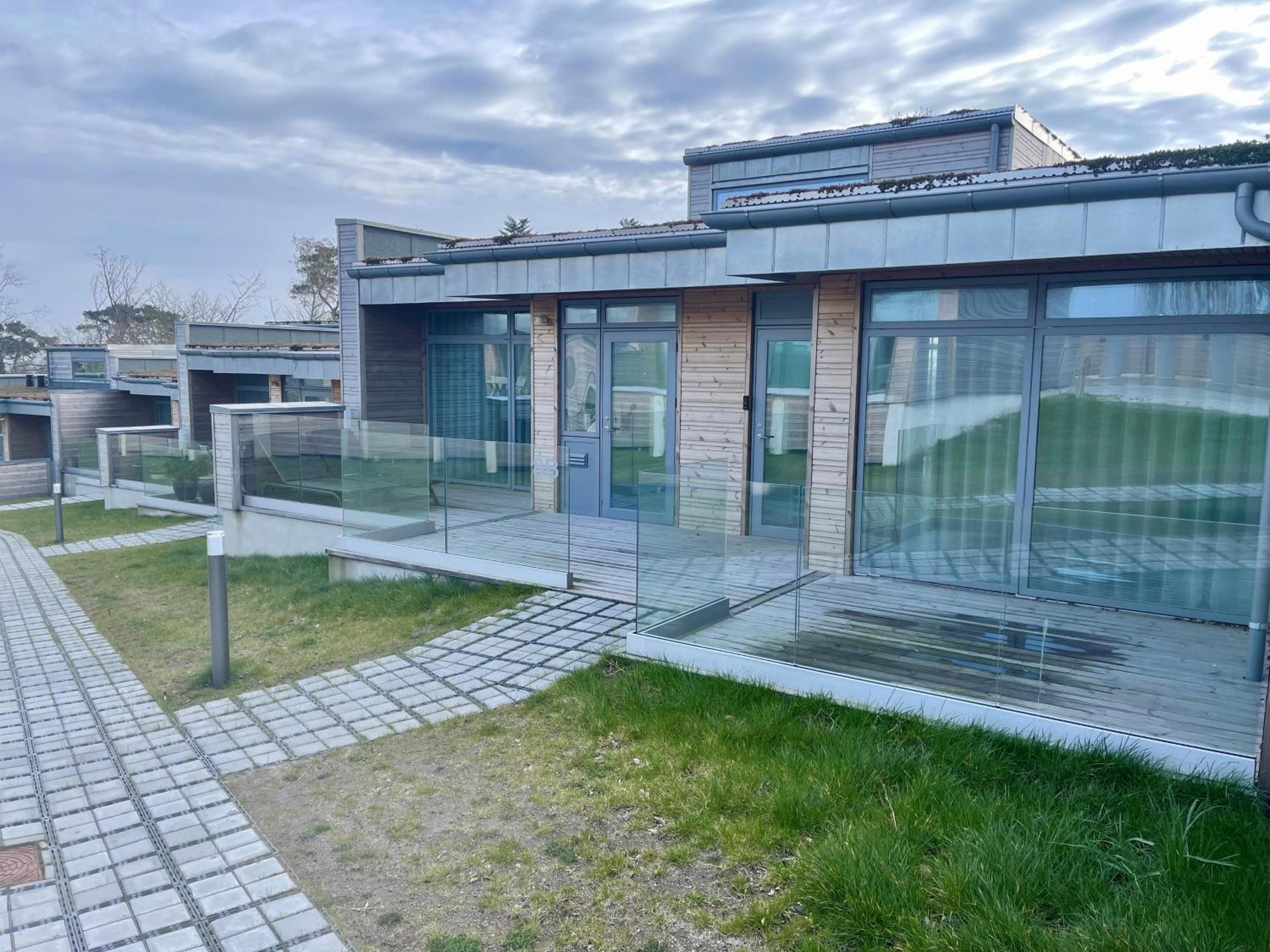 Nybygget Hus I Svaneke Taet Pa Klipper, Skov Og Hav المظهر الخارجي الصورة